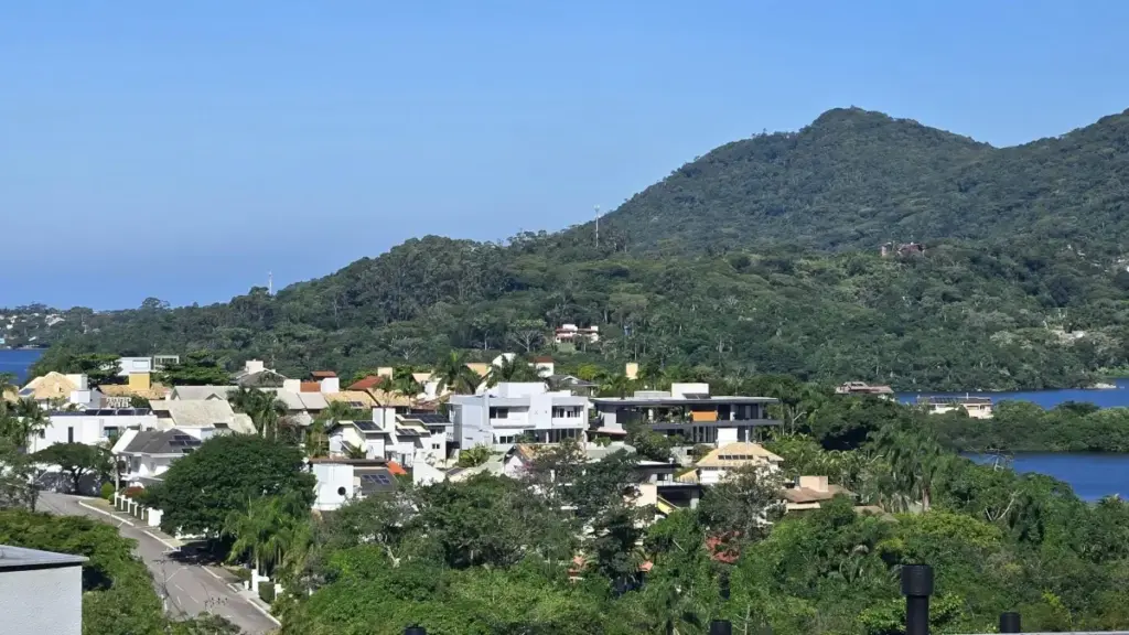 Amagezi ag’okukola ne Snapchat okufuna eby’obulamu n’ebintu bya Czech — amagezi ag’obulimi, tips za outreach, advertising, AR ads, n’enteekateeka z’okuggya omwoyo ku brands.