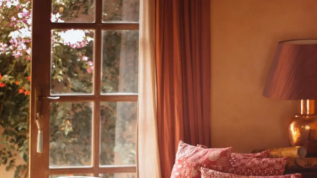 Amagezi ag'obugagga ku ngeri y'okuzuula ne kuyita ku South Korea brands ku Threads, okuyimirira ku giveaways n'obukozesa obwenkanya mu Uganda.