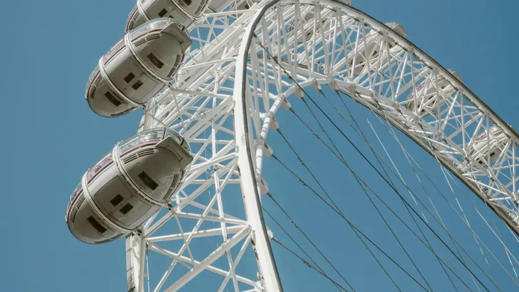 Amagezi ag'enjawulo ag'okukunga abakola fitness mu Uganda okuyita ku Instagram okukwatagana n'ebitongole bya France, nga tuyitamu HelloFranses! ne enkola z'omuwendo gw'eby'amasomo.