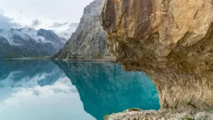 Ebintu eby’akabi ku YouTube: enkola ez’okuwuulira Poland brands, okukola giveaways ezikozesa amateeka ga Poland ne audience engagement.