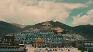 Amagezi ag'okutendereza abacreator okuva Uganda okufuna brand za Peru ku Telegram n'okukola GRWM videos — amagezi, templates, n'eggwanga ly'obulamu mu 2026.