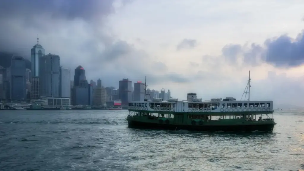 Ebintu eby’enjawulo eby’obufuzi eby'omu Clubhouse okufunaamasosiyete g’eMorocco okulaba ku lookbook z’omoda — amagezi agasobola okukola ku Uganda.