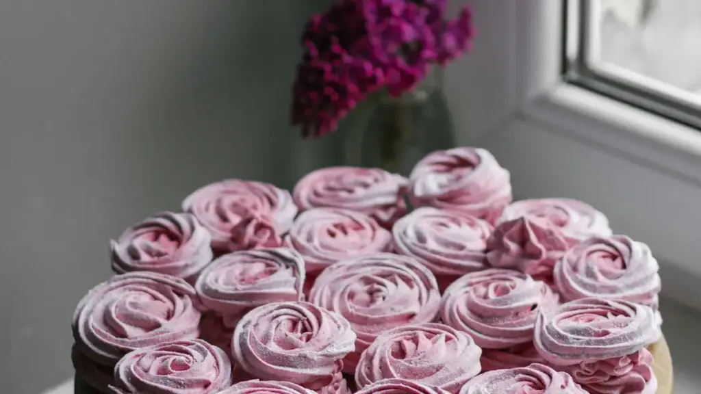 Bw’oyagala okutuuka ku brand za India ku SoundCloud, eno eraga engeri y’okubatereeza, okukola lookbook ezinyuma, n’okuva ku DM entono okutuuka ku campaign ddala.