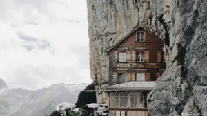 Onoonya abakola ku Douyin okuva Malta? Wano waliwo enkola ennyangu, okwekenneenya obulungi, n’engeri y’okufuna content esobola okutwala video yo ku level endala.