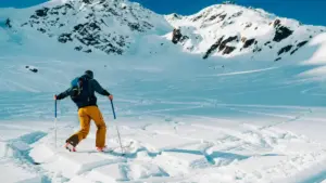 Ebintu eby'enjawulo ebyetaagisa okwettanira n’amasannyalaze ga Chile ku HBO Max olw'okukola gameplay challenges — ebikozesebwa, amawulire g'eby'obusuubuzi, ne mmotoka ezisiriddwa.